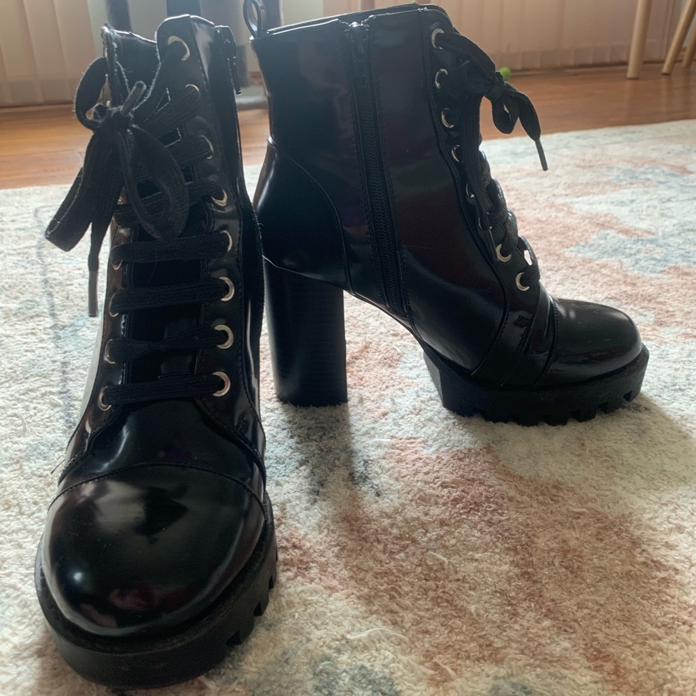 size 7 black heel platform lace up boots